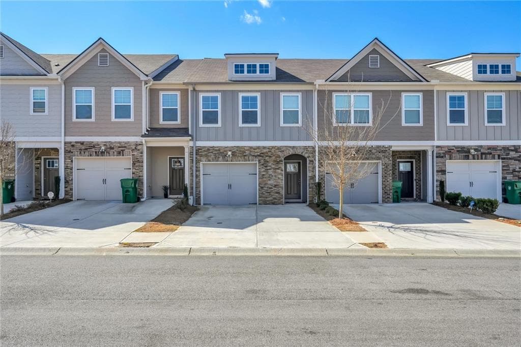 3 bedroom, 3 bathroom, 1,486 sq ft townhouse for rent at 6433 Scudders Drive, Lithonia, GA 30058 for $2,050 a month — photo 3