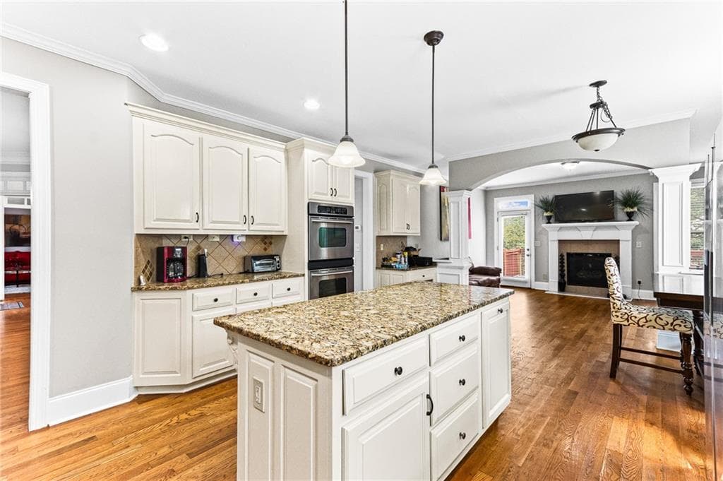 5 bedroom, 6 bathroom, 6,200 sq ft single family residence under contract at 2650 Moon Chase Lane, Buford, GA 30519 — photo 10