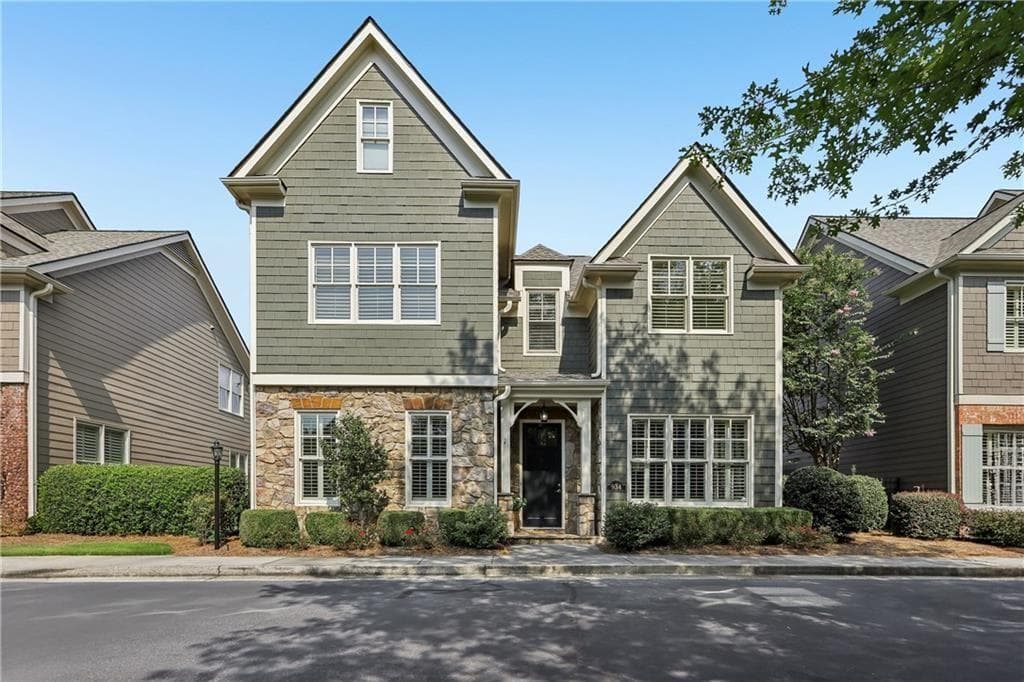 3 bedroom, 3 bathroom, 2,878 sq ft single family residence sold at 934 Grey Village Circle, Marietta, GA 30068