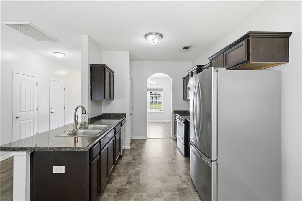 4 bedroom, 3 bathroom, 2,568 sq ft single family residence for sale at 1277 Peacock Trail, Hinesville, GA 31313 — photo 8