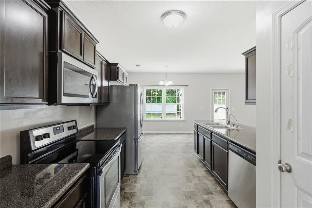 4 bedroom, 3 bathroom, 2,568 sq ft single family residence for sale at 1277 Peacock Trail, Hinesville, GA 31313 — photo 10