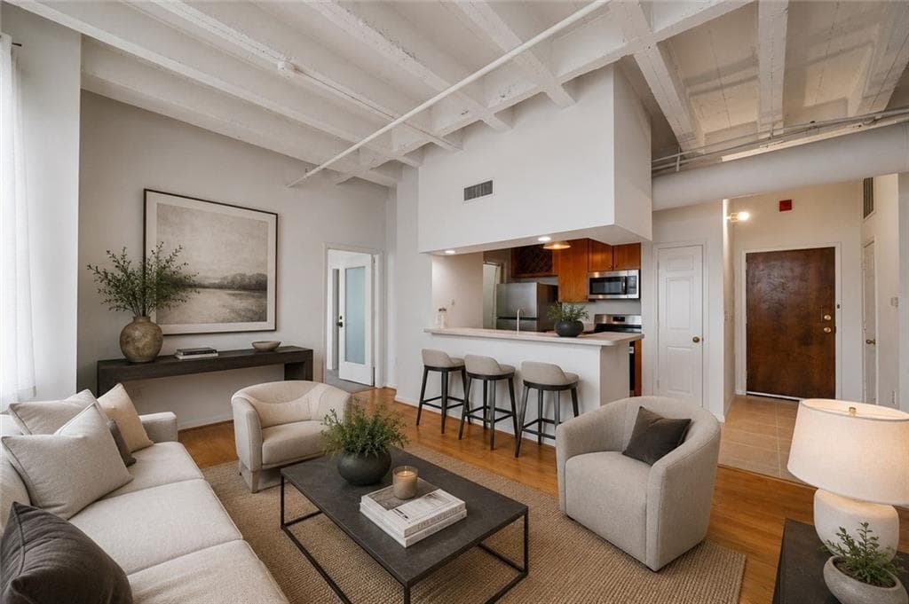 2 bedroom, 2 bathroom, 954 sq ft condominium for sale at 32 Peachtree Street 1306, Atlanta, GA 30303 — photo 8