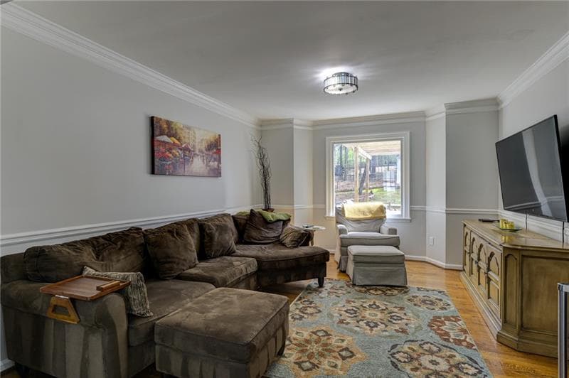 3 bedroom, 3 bathroom, 2,652 sq ft single family residence for sale at 1059 Della Street, Marietta, GA 30067 — photo 9