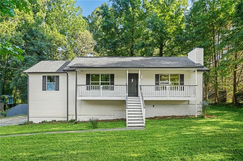 4 bedroom, 3 bathroom, 2,196 sq ft single family residence under contract at 4553 Mars Court, Acworth, GA 30101