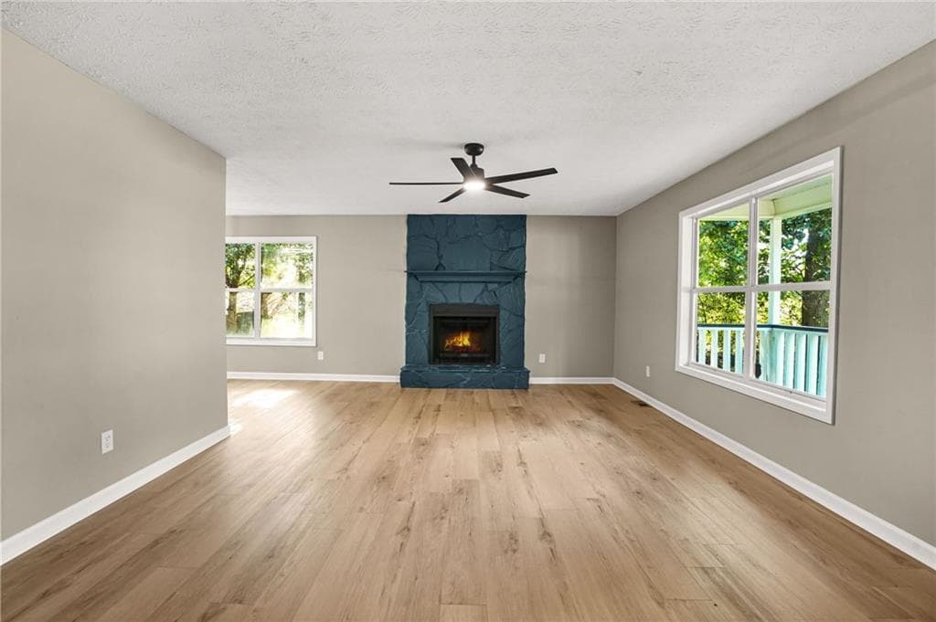 4 bedroom, 3 bathroom, 2,196 sq ft single family residence under contract at 4553 Mars Court, Acworth, GA 30101 — photo 6