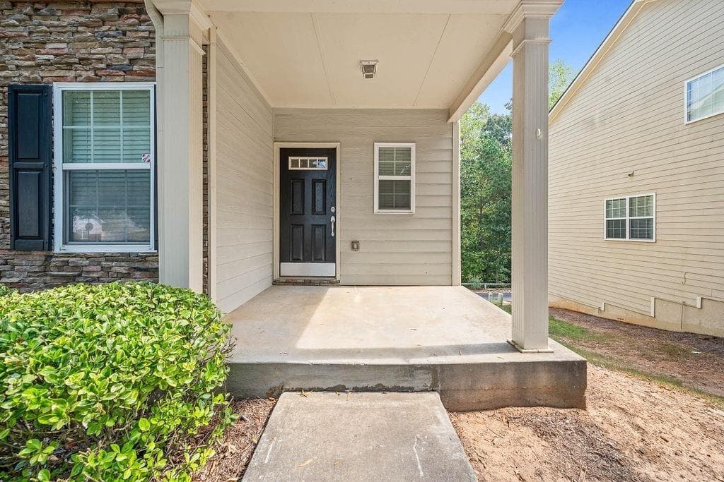 3 bedroom, 3 bathroom, 2,676 sq ft townhouse for rent at 2677 Cedar Drive, Lawrenceville, GA 30043 for $1,900 a month — photo 2
