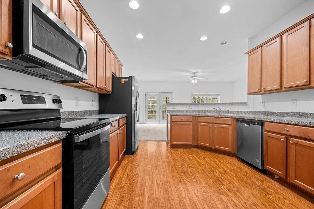 3 bedroom, 3 bathroom, 2,676 sq ft townhouse for rent at 2677 Cedar Drive, Lawrenceville, GA 30043 for $1,900 a month — photo 4