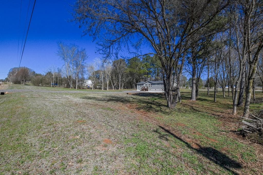 3 bedroom, 2 bathroom, 1,296 sq ft single family residence for sale at 285 Trotters Way, Jefferson, GA 30549 — photo 5