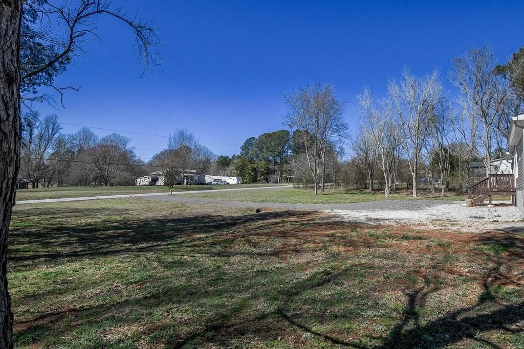 3 bedroom, 2 bathroom, 1,296 sq ft single family residence for sale at 285 Trotters Way, Jefferson, GA 30549 — photo 6