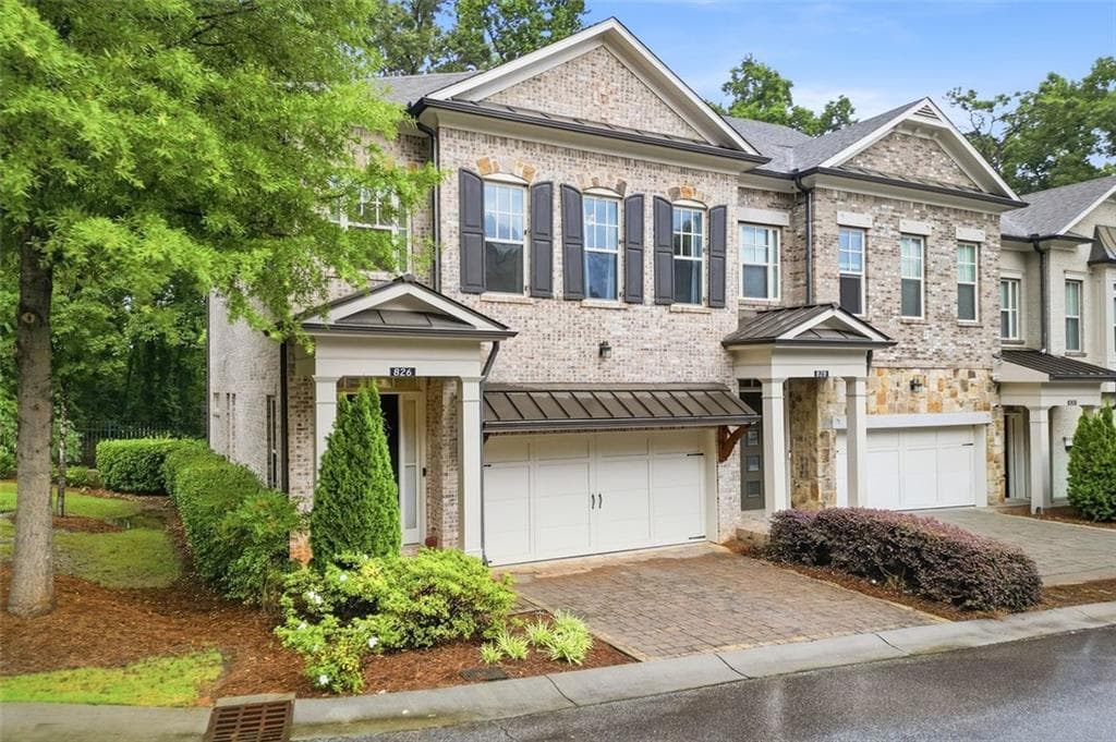 3 bedroom, 3 bathroom, 2,806 sq ft townhouse for rent at 826 Canterbury Overlook, Atlanta, GA 30324 for $4,000 a month — photo 1 of 44