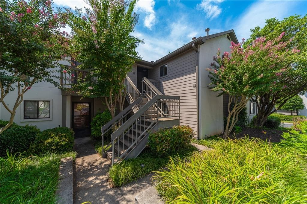 2 bedroom, 2 bathroom, 1,177 sq ft condominium for rent at 48 Finch Trail, Atlanta, GA 30308 for $2,350 a month — photo 2