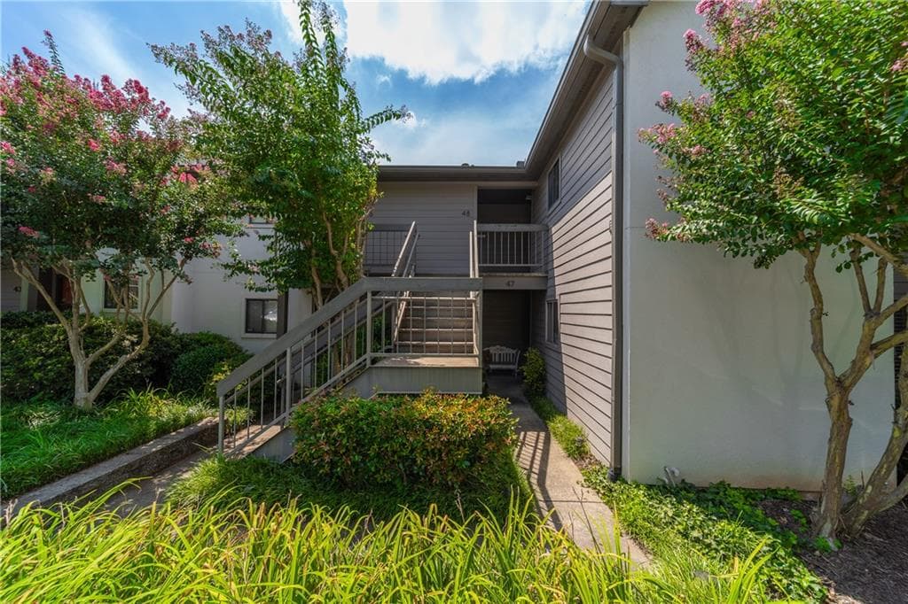 2 bedroom, 2 bathroom, 1,177 sq ft condominium for rent at 48 Finch Trail, Atlanta, GA 30308 for $2,350 a month — photo 3