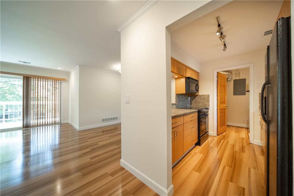 2 bedroom, 2 bathroom, 1,177 sq ft condominium for rent at 48 Finch Trail, Atlanta, GA 30308 for $2,350 a month — photo 8