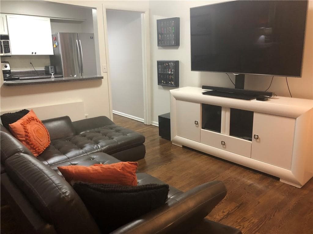 1 bedroom, 1 bathroom, 525 sq ft condominium for sale at 1150 Collier Road K-2, Atlanta, GA 30318 — photo 4