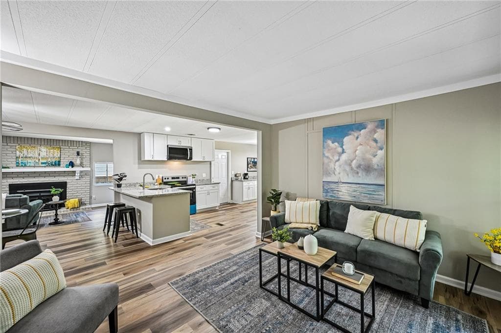 5 bedroom, 2 bathroom, 1,908 sq ft single family residence under contract at 85 Labelle Road, Villa Rica, GA 30180 — photo 2