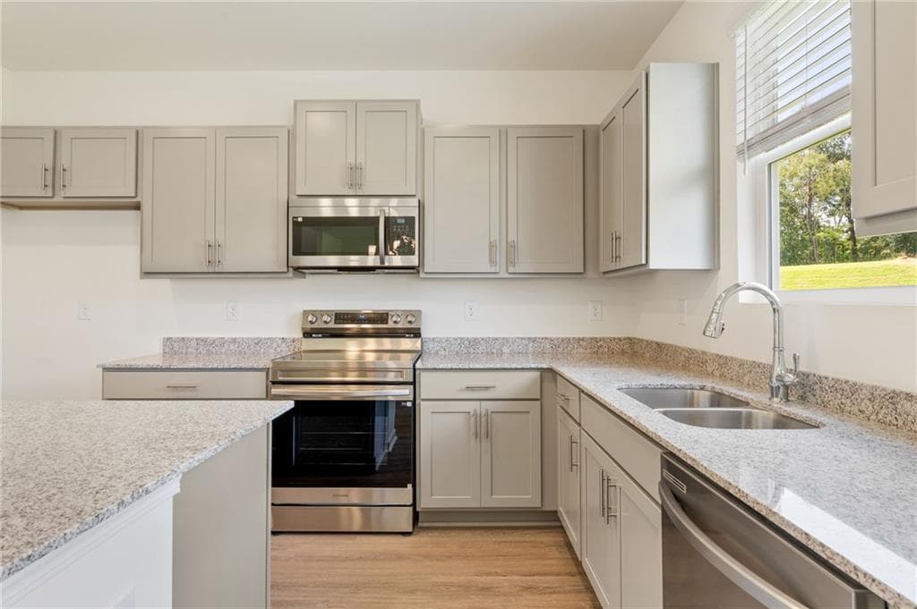 4 bedroom, 3 bathroom, 2,101 sq ft single family residence under contract at 134 Formosa Street, Adairsville, GA 30103 — photo 7
