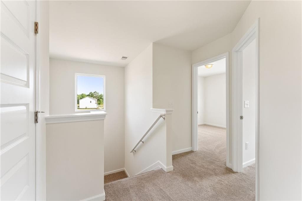 4 bedroom, 3 bathroom, 2,101 sq ft single family residence under contract at 134 Formosa Street, Adairsville, GA 30103 — photo 9