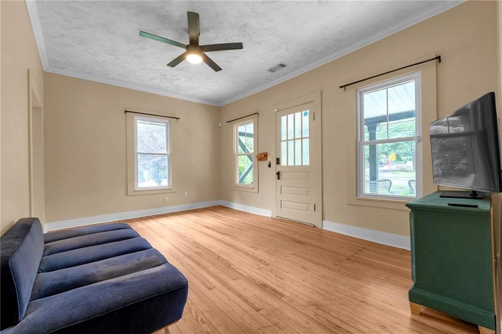 2 bedroom, 2 bathroom, 1,071 sq ft single family residence for sale at 1608 Carroll Drive, Atlanta, GA 30318 — photo 4