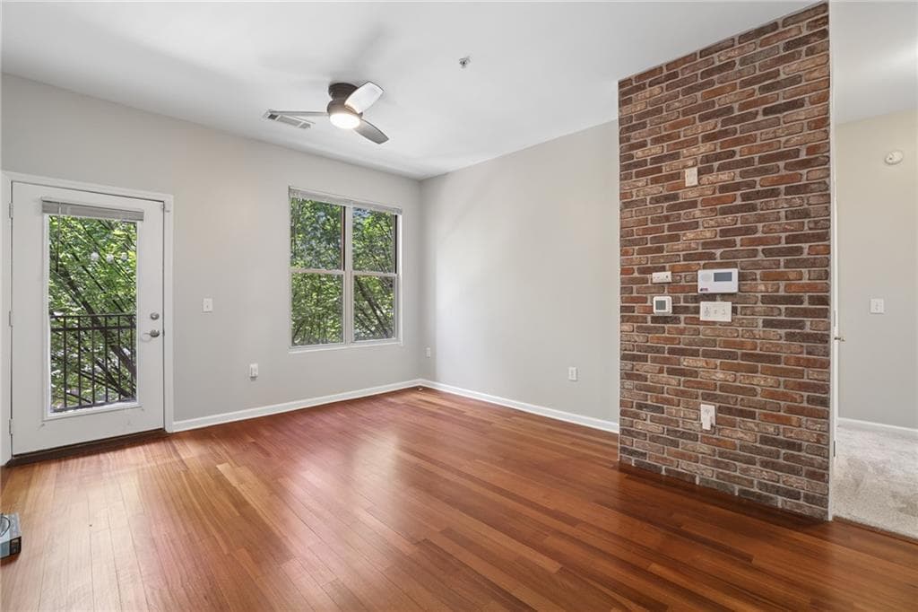 2 bedroom, 2 bathroom, 1,082 sq ft condominium for sale at 870 Mayson Turner Road 1208, Atlanta, GA 30314 — photo 8