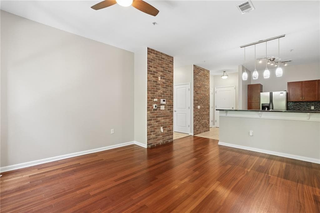 2 bedroom, 2 bathroom, 1,082 sq ft condominium for sale at 870 Mayson Turner Road 1208, Atlanta, GA 30314 — photo 3