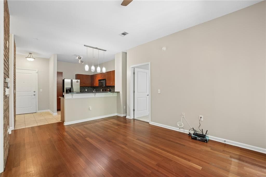 2 bedroom, 2 bathroom, 1,082 sq ft condominium for sale at 870 Mayson Turner Road 1208, Atlanta, GA 30314 — photo 9