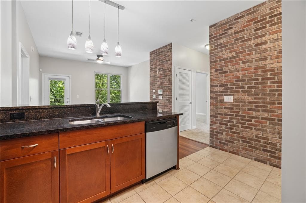 2 bedroom, 2 bathroom, 1,082 sq ft condominium for sale at 870 Mayson Turner Road 1208, Atlanta, GA 30314 — photo 10