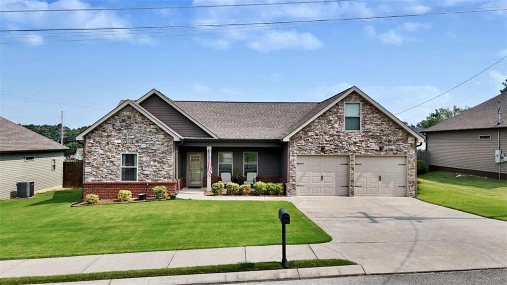 188 Franklin Circle, Fort Oglethorpe, GA 30742 — most recent listing photo