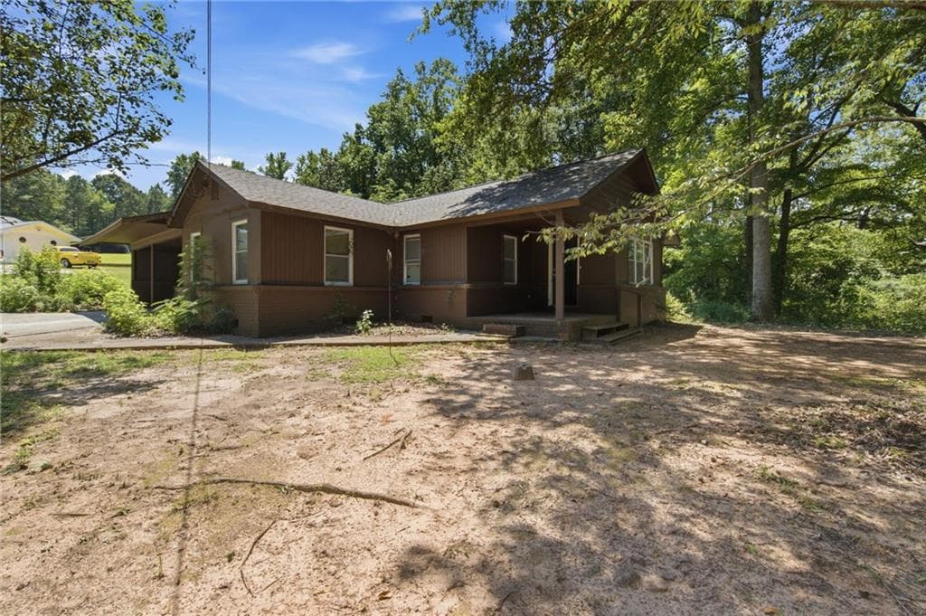 2 bedroom, 2 bathroom, 964 sq ft single family residence under contract at 14491 Veterans Memorial Highway, Villa Rica, GA 30180 — photo 3