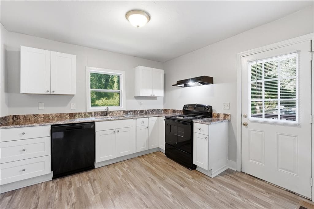 3 bedroom, 1 bathroom, 857 sq ft single family residence for sale at 2889 Delray Drive, Atlanta, GA 30318 — photo 7