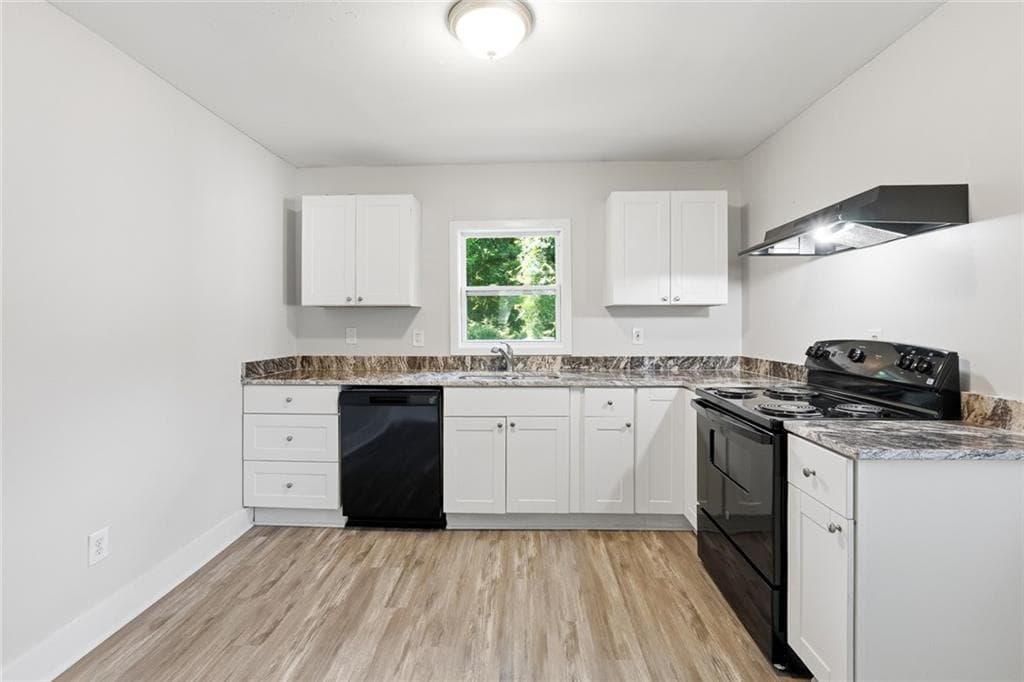 3 bedroom, 1 bathroom, 857 sq ft single family residence for sale at 2889 Delray Drive, Atlanta, GA 30318 — photo 9