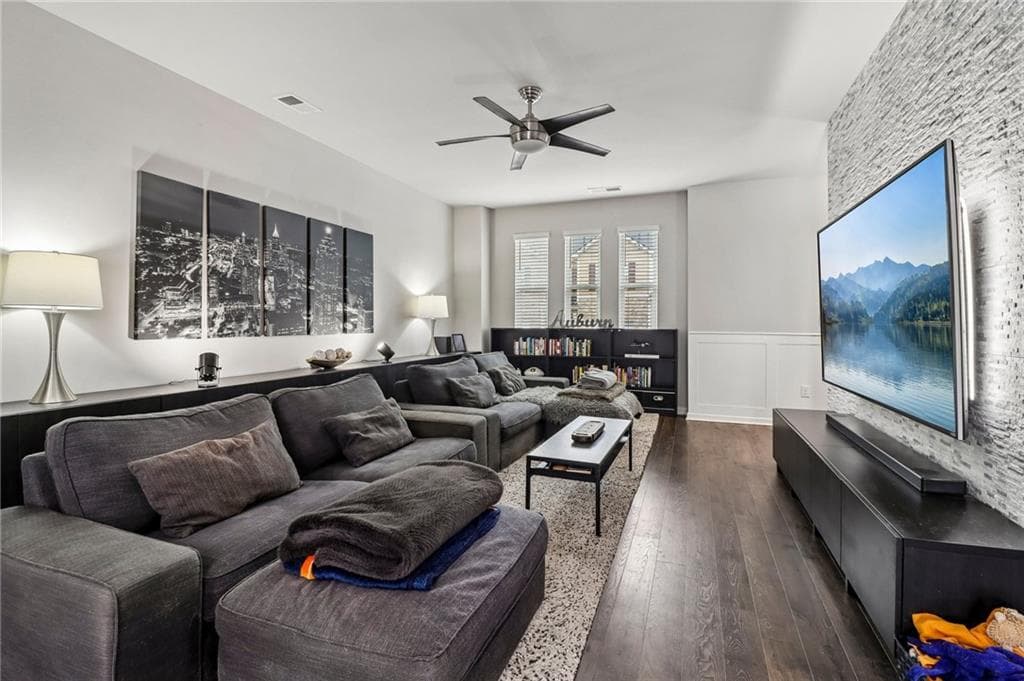 3 bedroom, 3 bathroom, 2,037 sq ft townhouse under contract at 6253 Rockaway Road, Atlanta, GA 30349 — photo 7