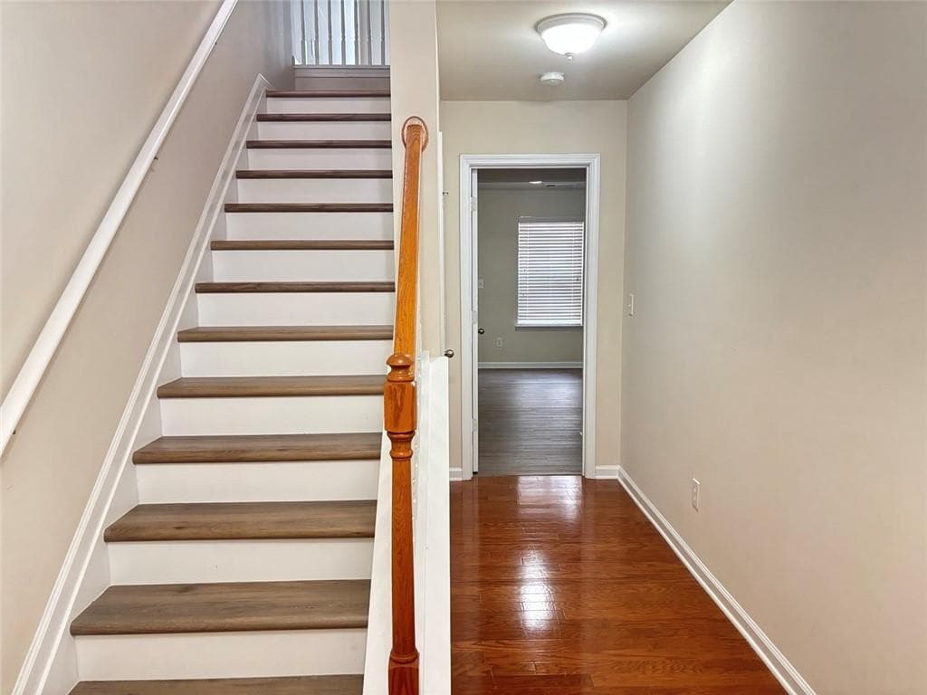 3 bedroom, 4 bathroom, 1,860 sq ft townhouse for rent at 2215 Landing Walk Drive, Duluth, GA 30097 for $2,000 a month — photo 2