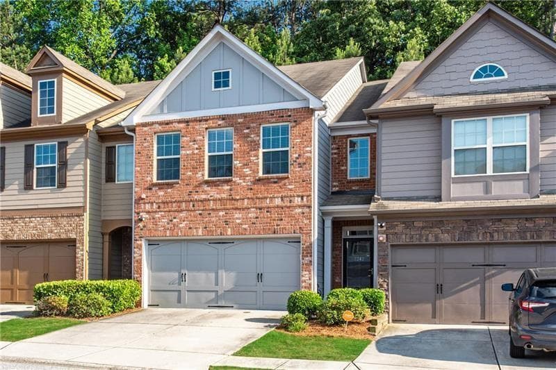 3 bedroom, 3 bathroom, 2,094 sq ft townhouse for rent at 2242 Knoxhill View, Smyrna, GA 30082 for $2,800 a month — photo 2