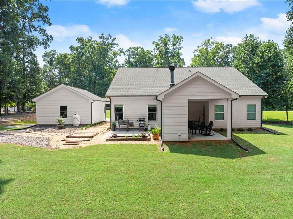4 bedroom, 5 bathroom, 2,804 sq ft single family residence for sale at 246 Emaline Lane, Jefferson, GA 30549 — photo 5