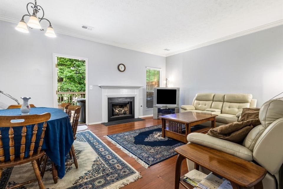 2 bedroom, 2 bathroom, 1,280 sq ft townhouse for sale at 603 Wedgewood Way, Sandy Springs, GA 30350 — photo 2