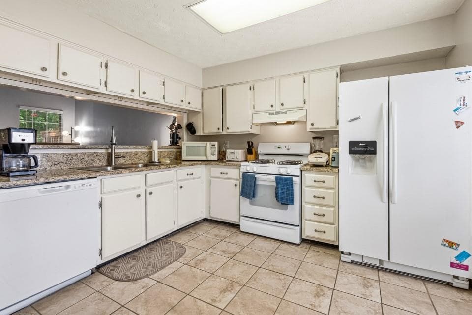 2 bedroom, 2 bathroom, 1,280 sq ft townhouse for sale at 603 Wedgewood Way, Sandy Springs, GA 30350 — photo 7