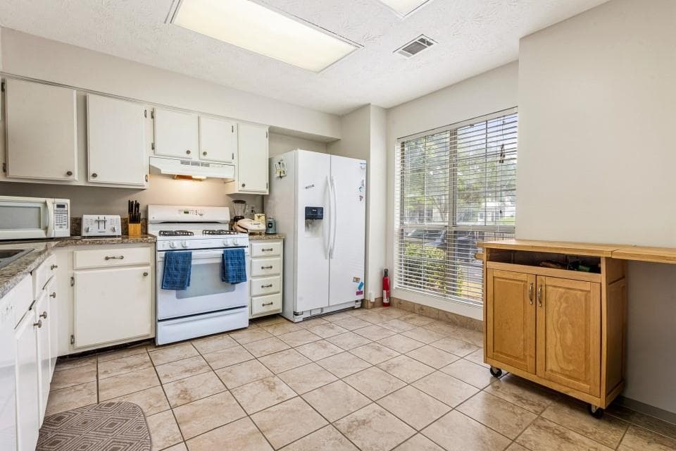 2 bedroom, 2 bathroom, 1,280 sq ft townhouse for sale at 603 Wedgewood Way, Sandy Springs, GA 30350 — photo 9