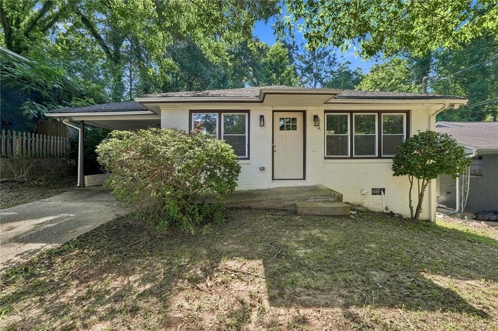 3 bedroom, 2 bathroom, 1,134 sq ft single family residence for sale at 364 Brooks Avenue, Atlanta, GA 30310