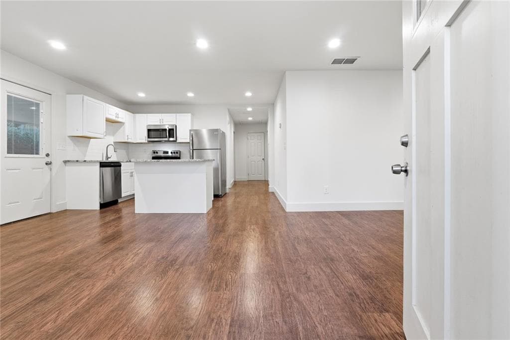 3 bedroom, 2 bathroom, 1,134 sq ft single family residence for sale at 364 Brooks Avenue, Atlanta, GA 30310 — photo 5