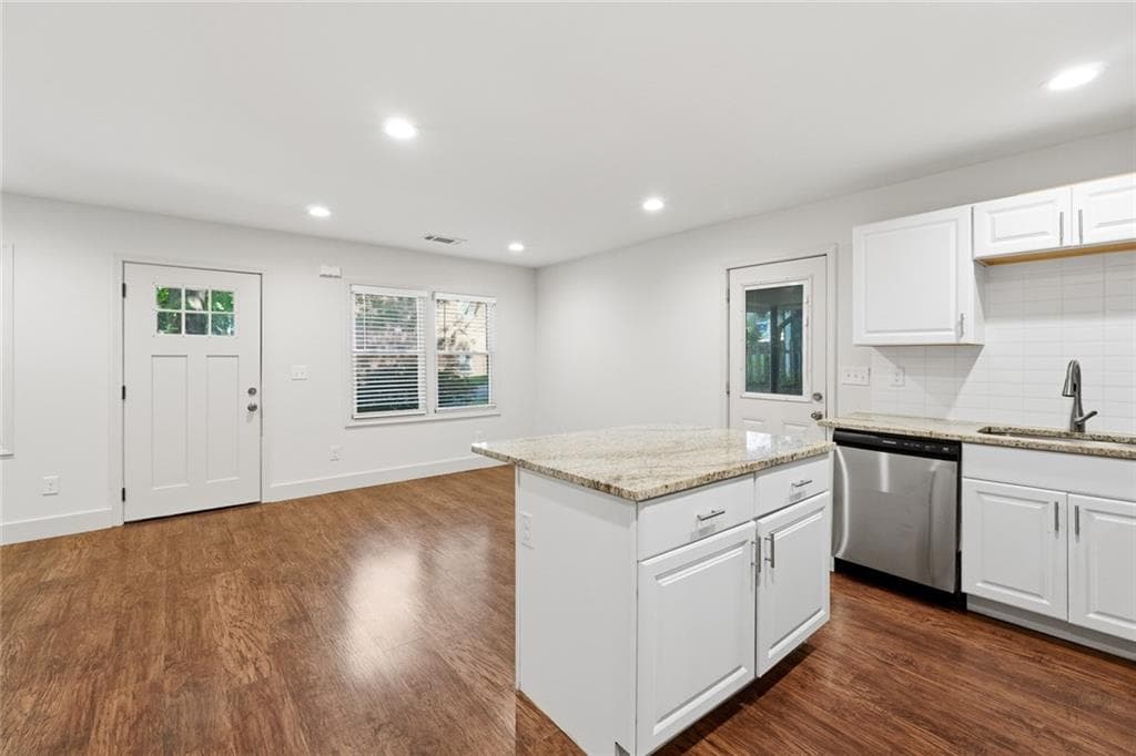 3 bedroom, 2 bathroom, 1,134 sq ft single family residence for sale at 364 Brooks Avenue, Atlanta, GA 30310 — photo 8