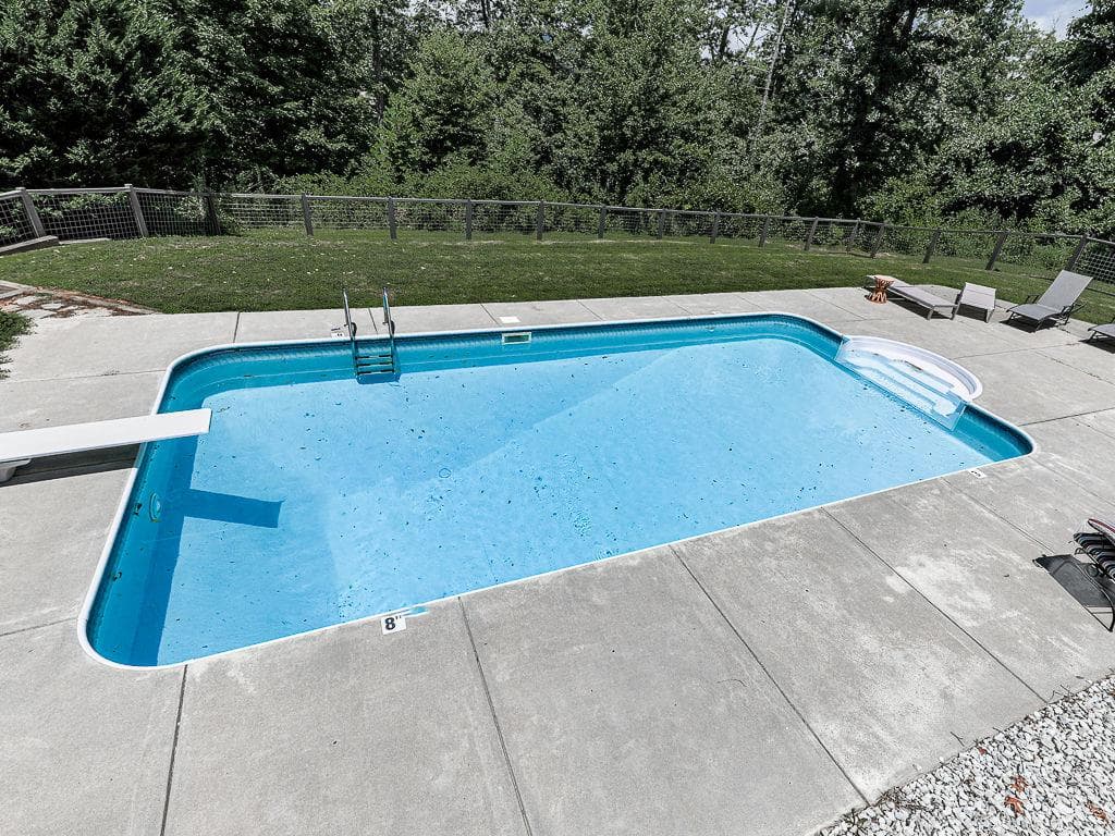 4 bedroom, 3 bathroom, 4,401 sq ft single family residence for sale at 121 Cider House Lane, Blue Ridge, GA 30513 — photo 4