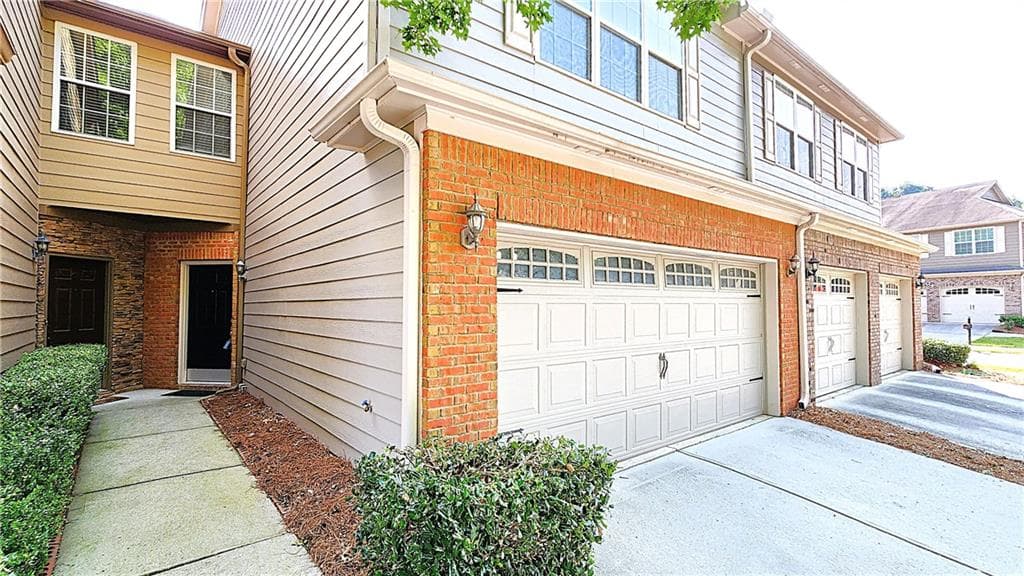 3 bedroom, 3 bathroom, 1,764 sq ft townhouse for rent at 3249 Brockenhurst Drive, Buford, GA 30519 for $1,995 a month — photo 2