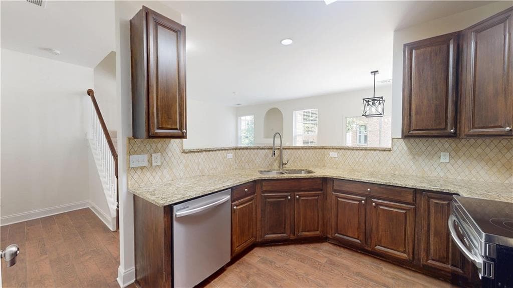 3 bedroom, 3 bathroom, 1,764 sq ft townhouse for rent at 3249 Brockenhurst Drive, Buford, GA 30519 for $1,995 a month — photo 7