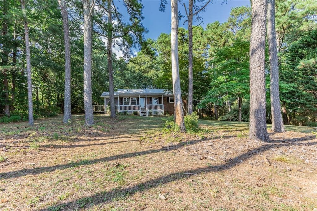 2 bedroom, 1 bathroom, 1,008 sq ft single family residence for rent at 850 Red Barn Road, Acworth, GA 30102 for $1,650 a month — photo 2