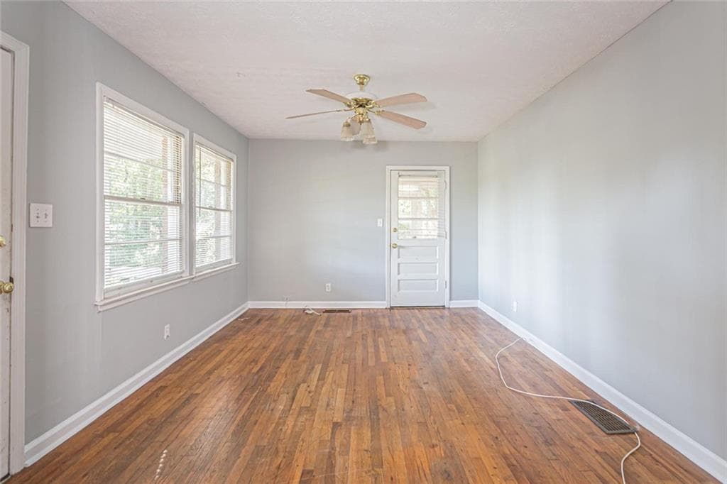 2 bedroom, 1 bathroom, 1,008 sq ft single family residence for rent at 850 Red Barn Road, Acworth, GA 30102 for $1,650 a month — photo 5