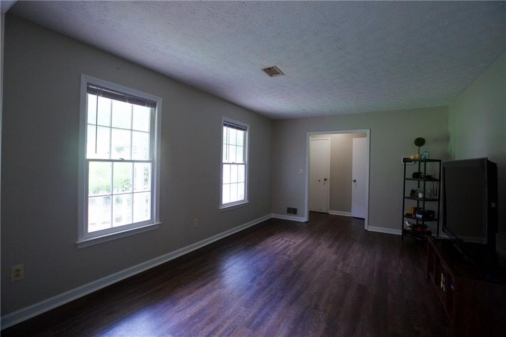 3 bedroom, 2 bathroom, 1,606 sq ft single family residence for rent at 3328 Mountain Hollow Drive, Marietta, GA 30062 for $2,200 a month — photo 5