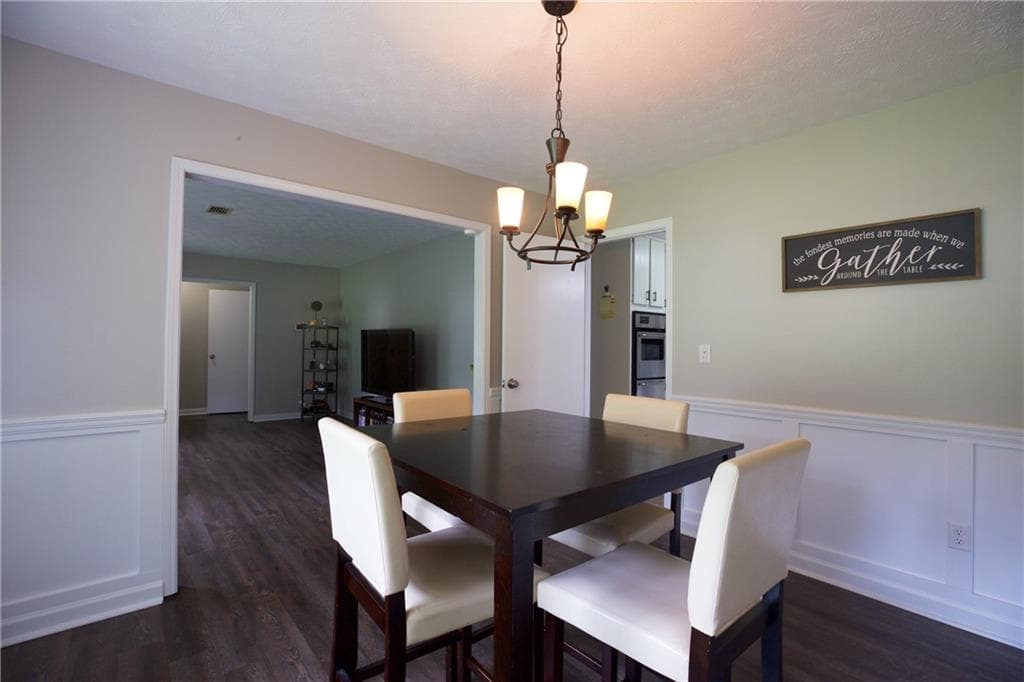3 bedroom, 2 bathroom, 1,606 sq ft single family residence for rent at 3328 Mountain Hollow Drive, Marietta, GA 30062 for $2,200 a month — photo 8