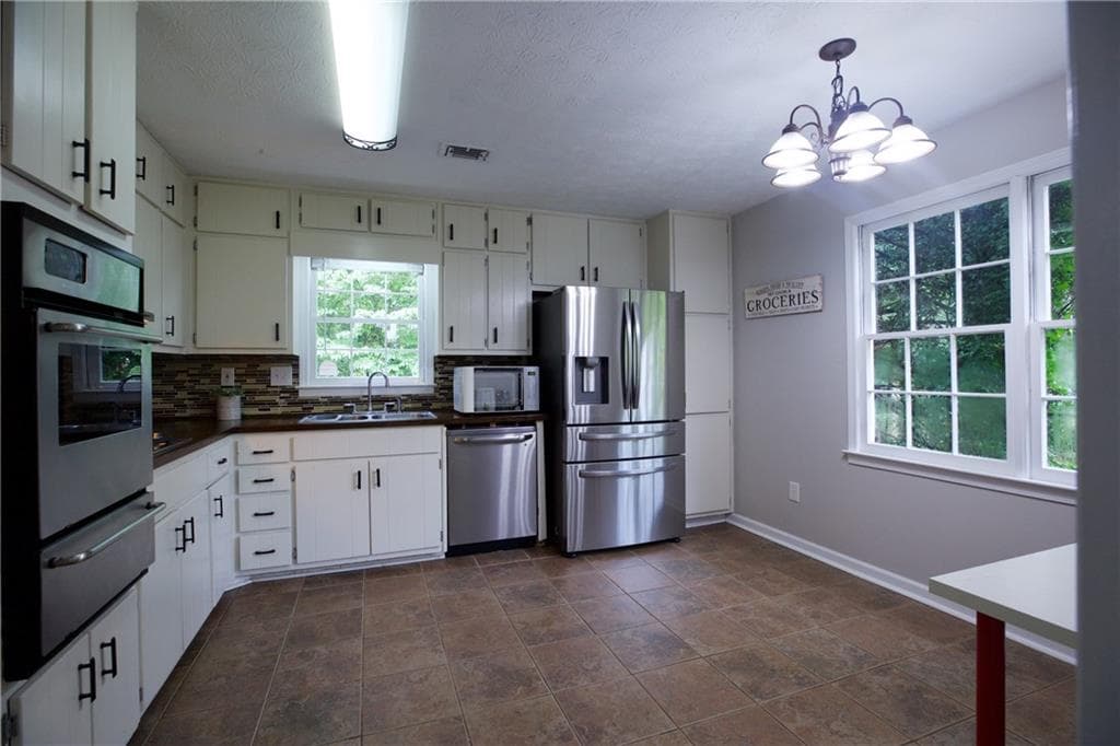 3 bedroom, 2 bathroom, 1,606 sq ft single family residence for rent at 3328 Mountain Hollow Drive, Marietta, GA 30062 for $2,200 a month — photo 9