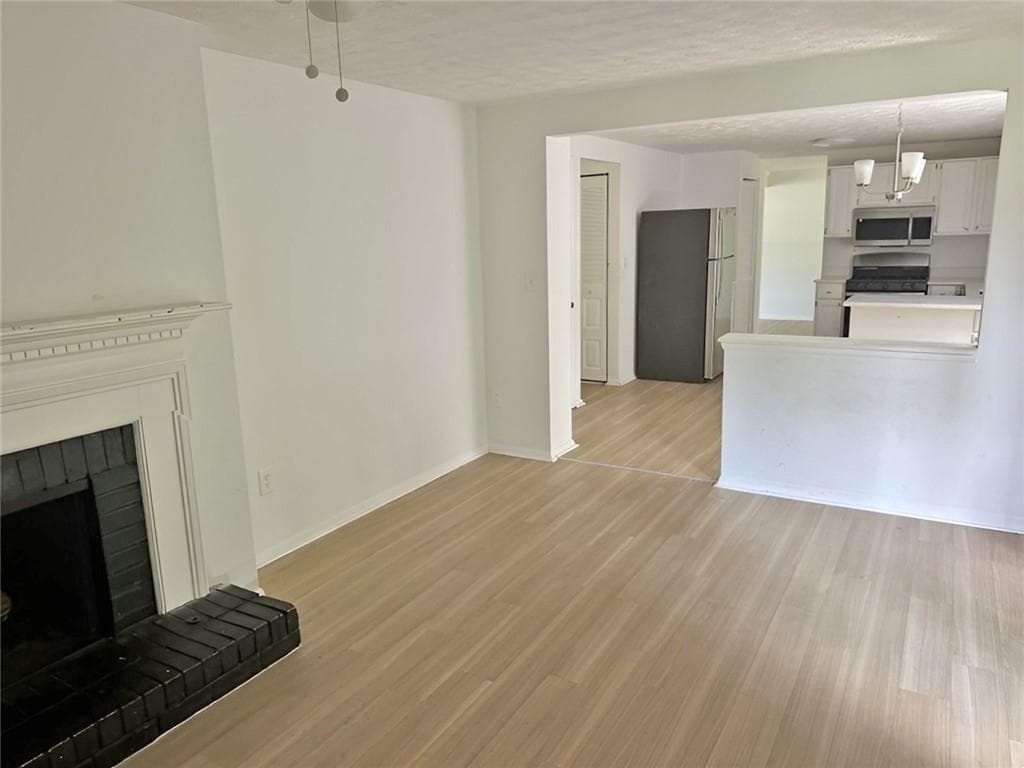 3 bedroom, 3 bathroom, 1,799 sq ft single family residence for sale at 1906 Madras Court, Lithonia, GA 30058 — photo 4