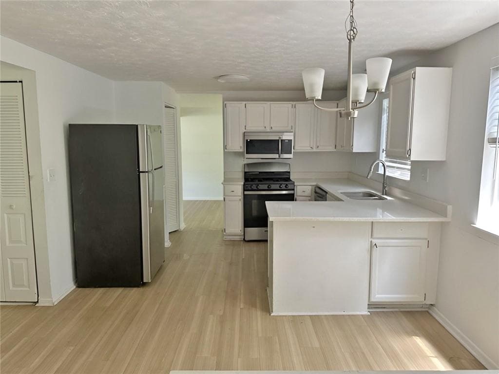 3 bedroom, 3 bathroom, 1,799 sq ft single family residence for sale at 1906 Madras Court, Lithonia, GA 30058 — photo 5